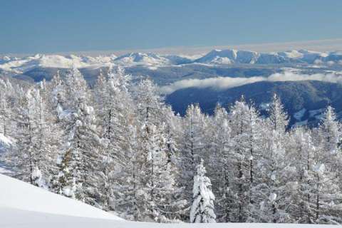 Schneeschuhwanderungen in den Bergen