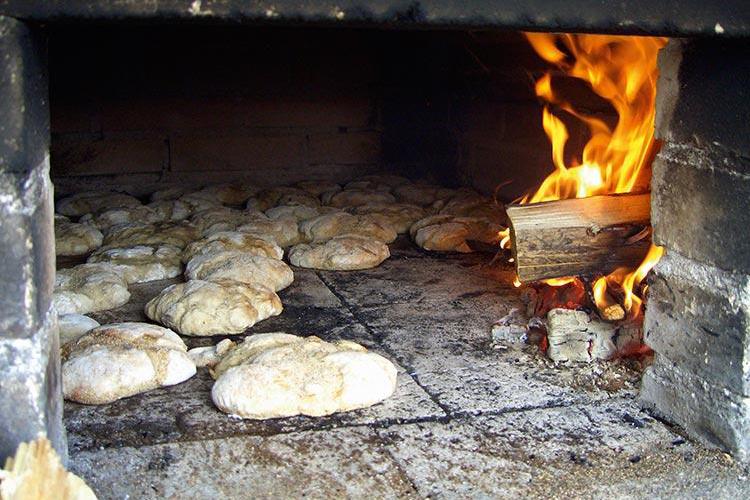 selbst gebackenes Brot